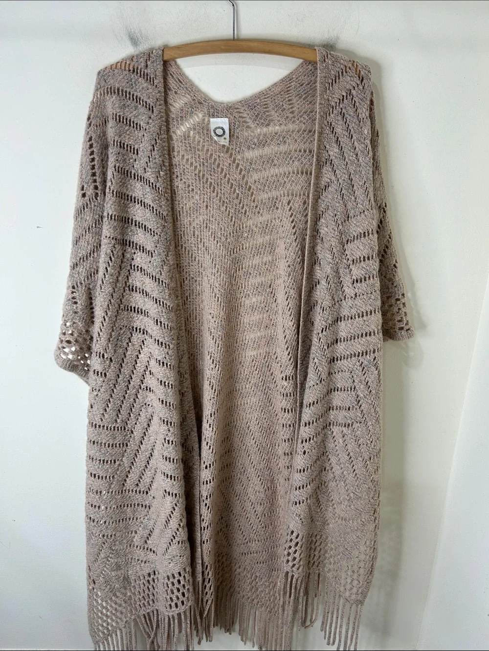 ANTHROPOLOGIE AKEMI + KIN Alva Wrap Tan Chevron Knit Fringe Poncho Cardigan OS
